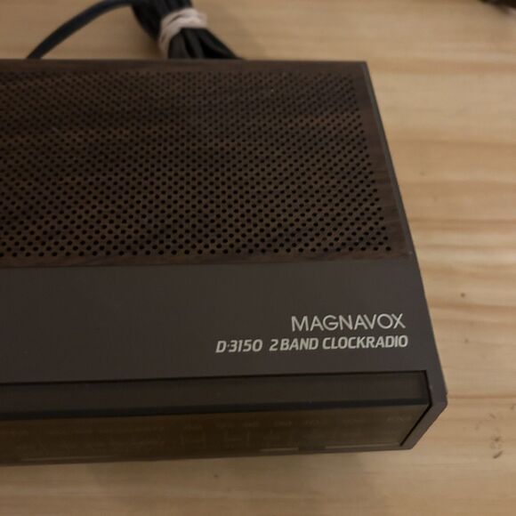 Magnavox D3150 AM FM Woodgrain Clock Radio 1983 Works tested Vintage - Picture 5 of 10